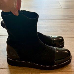 Vaneli Black Bootie 8.5 Narrow